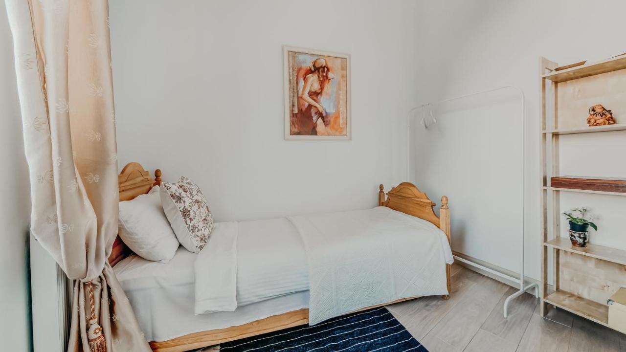 Spacious - 140 Square Meters Apartment, Vilnius City Centre Bagian luar foto