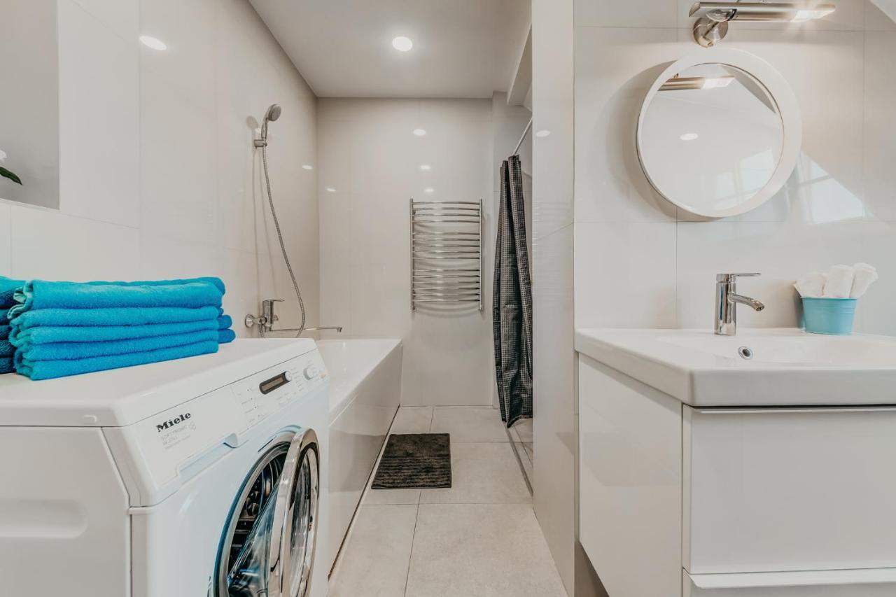Spacious - 140 Square Meters Apartment, Vilnius City Centre Bagian luar foto
